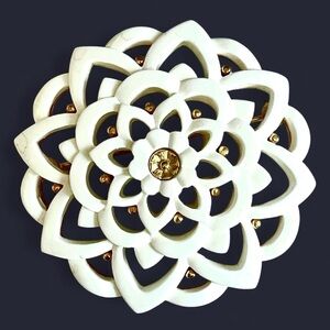 Monet Vintage White Enamel Flower Brooch Pin Gold Tone Floral Mandala Chic 1980s